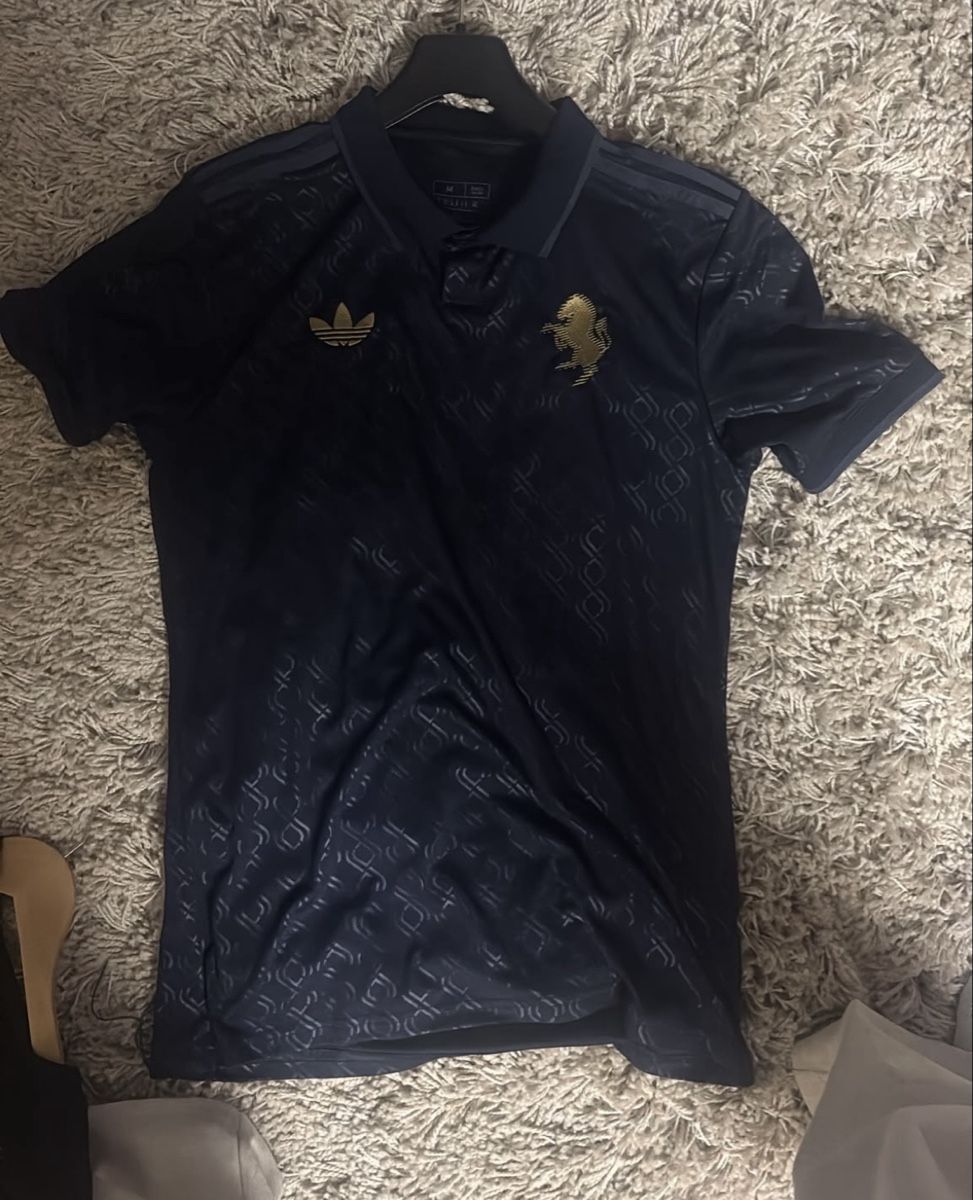 Canottiere & Pantaloni: Juventus Turin Trikot – Usato da Basel venduto da eli_n5yh
