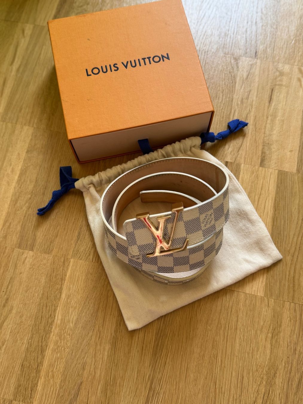 Louis Vuitton Cinture: Louis Vuitton Damier Azur Gürtel – Usato da Riehen venduto da karolina3