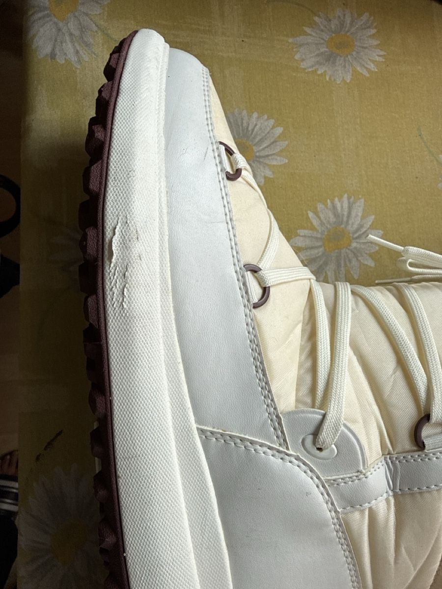 Chaussures hommes: Moonboots von Helly Hansen – D'occasion à Basel par balenadelfino 2