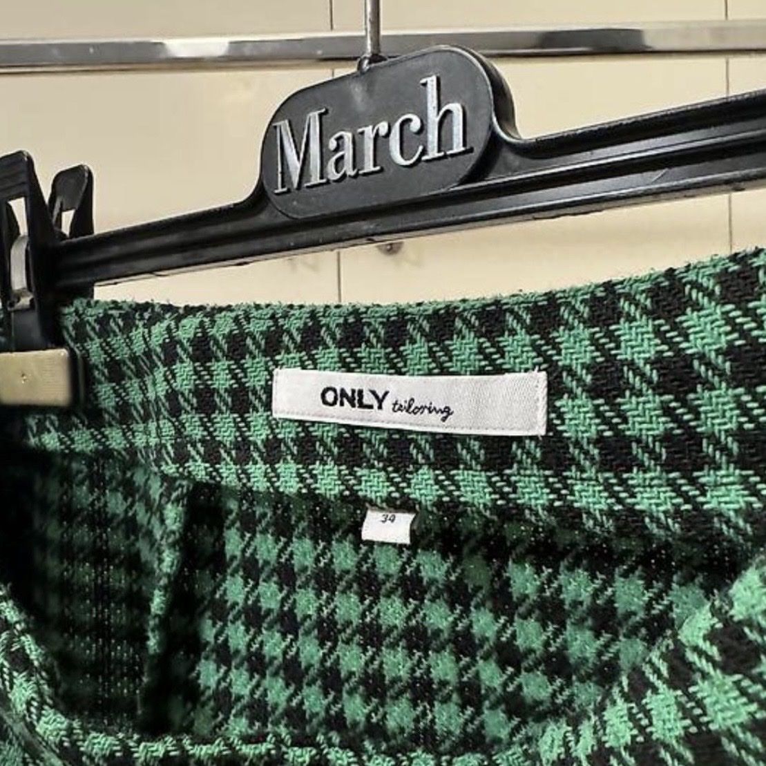 Only Röcke: GREEN PLAIDED SKIRT🪴 – Gebraucht aus Dietikon von athiinax 1