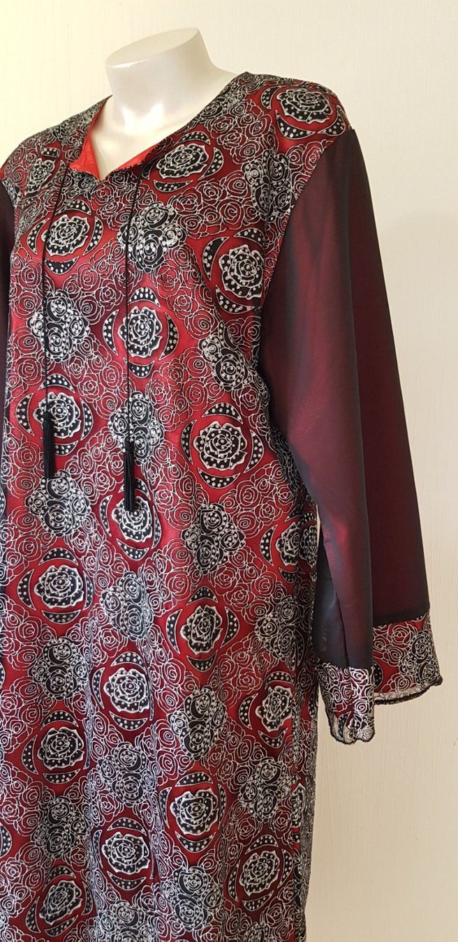 Vestiti: Kleid, orientalisch, Gr. 46 48 50 52 – Usato da Uster venduto da Astral 3