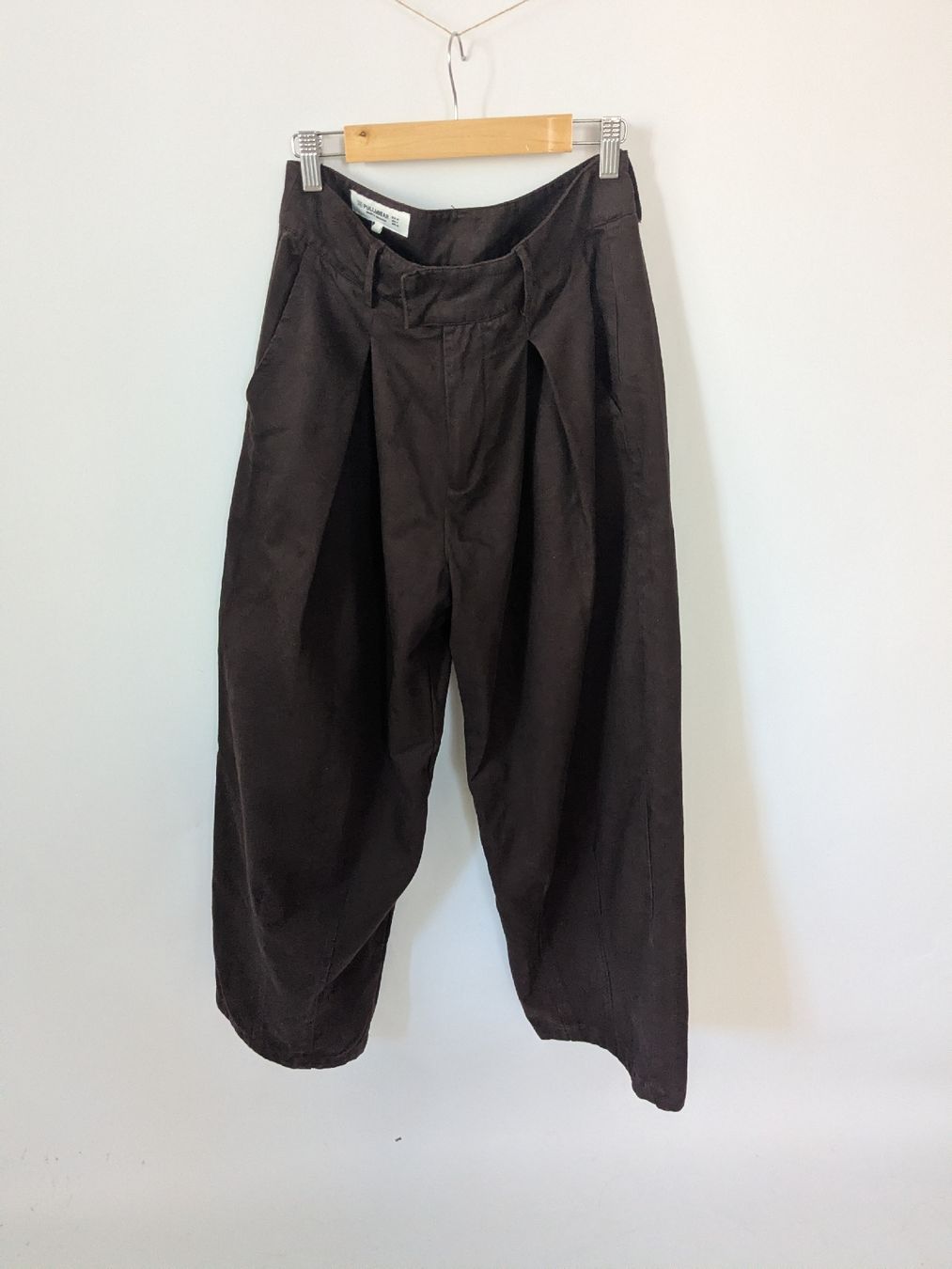 Pull&Bear Pantaloni: Hose Pull&Bear braun Stoffhose Grösse 36  – Usato da Rorschach venduto da olg_5qq2 1