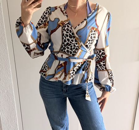 Sommerliche Wickelbluse Animalprint & Kettendruck M S