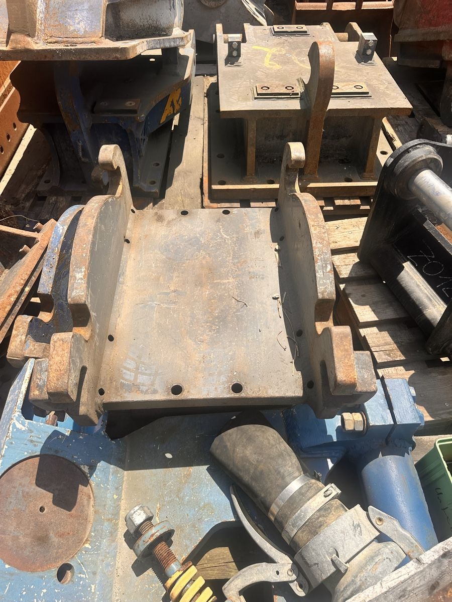 Escavatori: Bagger schnellwechsler , anbauplatte – Usato da lyssach venduto da brax2019