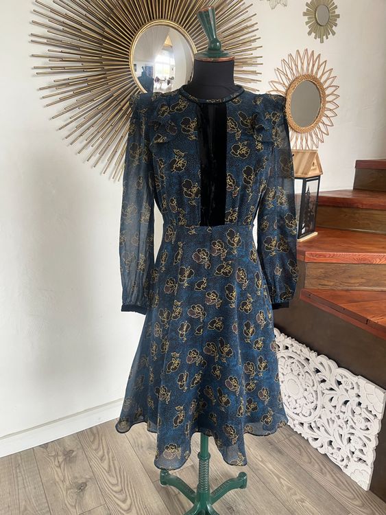 Robe bleu foncé à fleurs et velours, élégante et tendance | Kaufen auf
