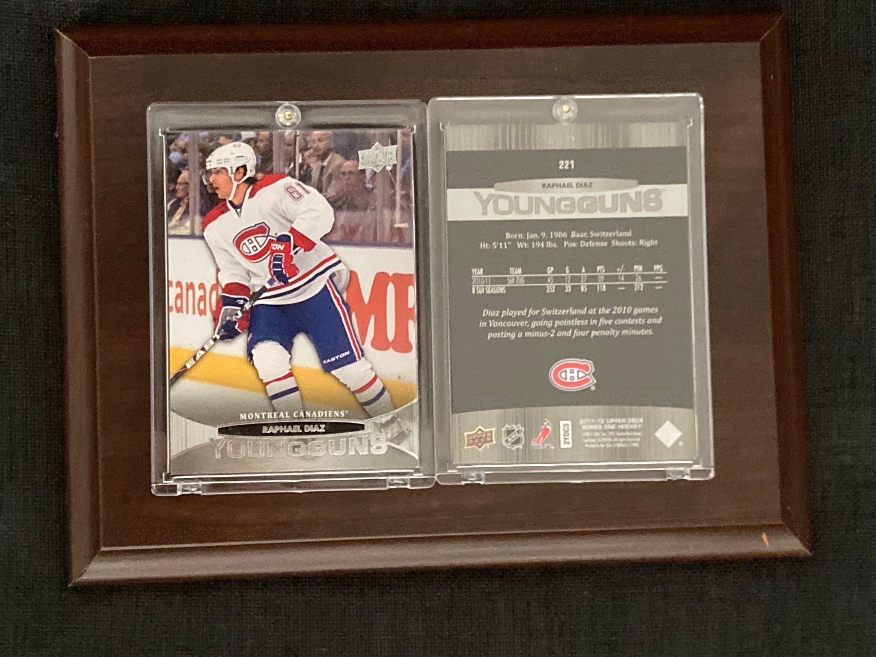 NHL Sammelbilder & Trading cards: NHL Raphael Diaz Montreal Canadians Plakette – Neu und originalverpackt aus Reinach BL von RetroGamesSportsMore