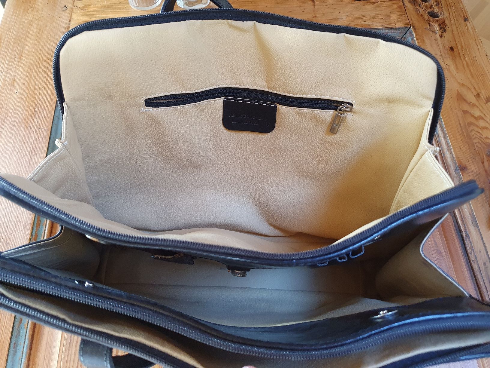 Valigie & Borse: Schultertasche aus Leder – Usato da Gümligen venduto da Tsalem 4