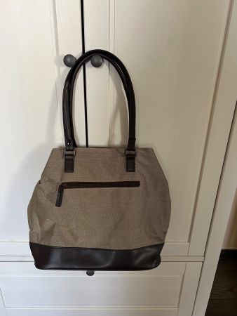 Freizeit Tasche Handtasche mit braunen Details NEU