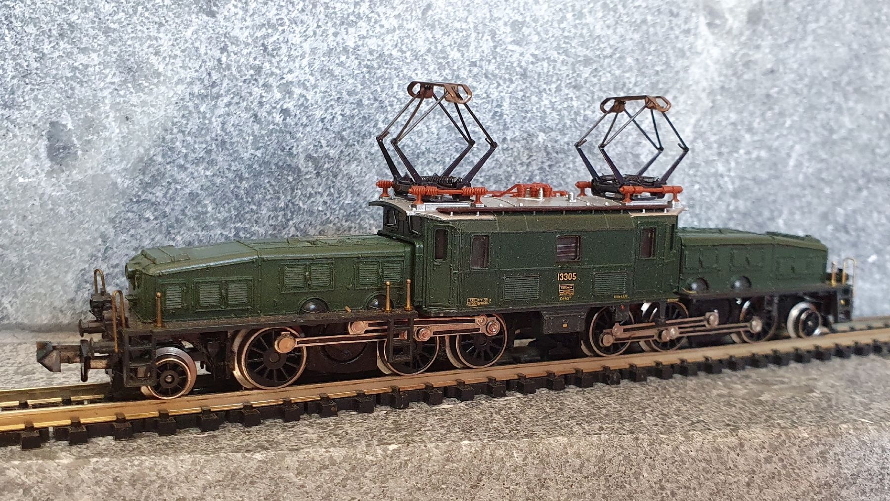 SBB/CFF/FFS Modellini di ferrovie: Krokodil Lokomotive Minitrix – Usato da Hochwald venduto da Guzzist
