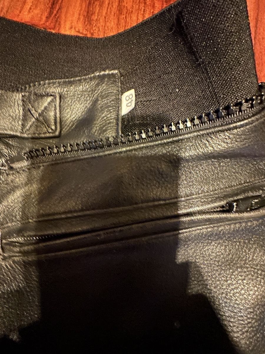 IXS Pantaloni: IXS Motorrad Lederhose, Grösse 48 – Usato da Urtenen-Schönbühl venduto da Nathalie_schori 1