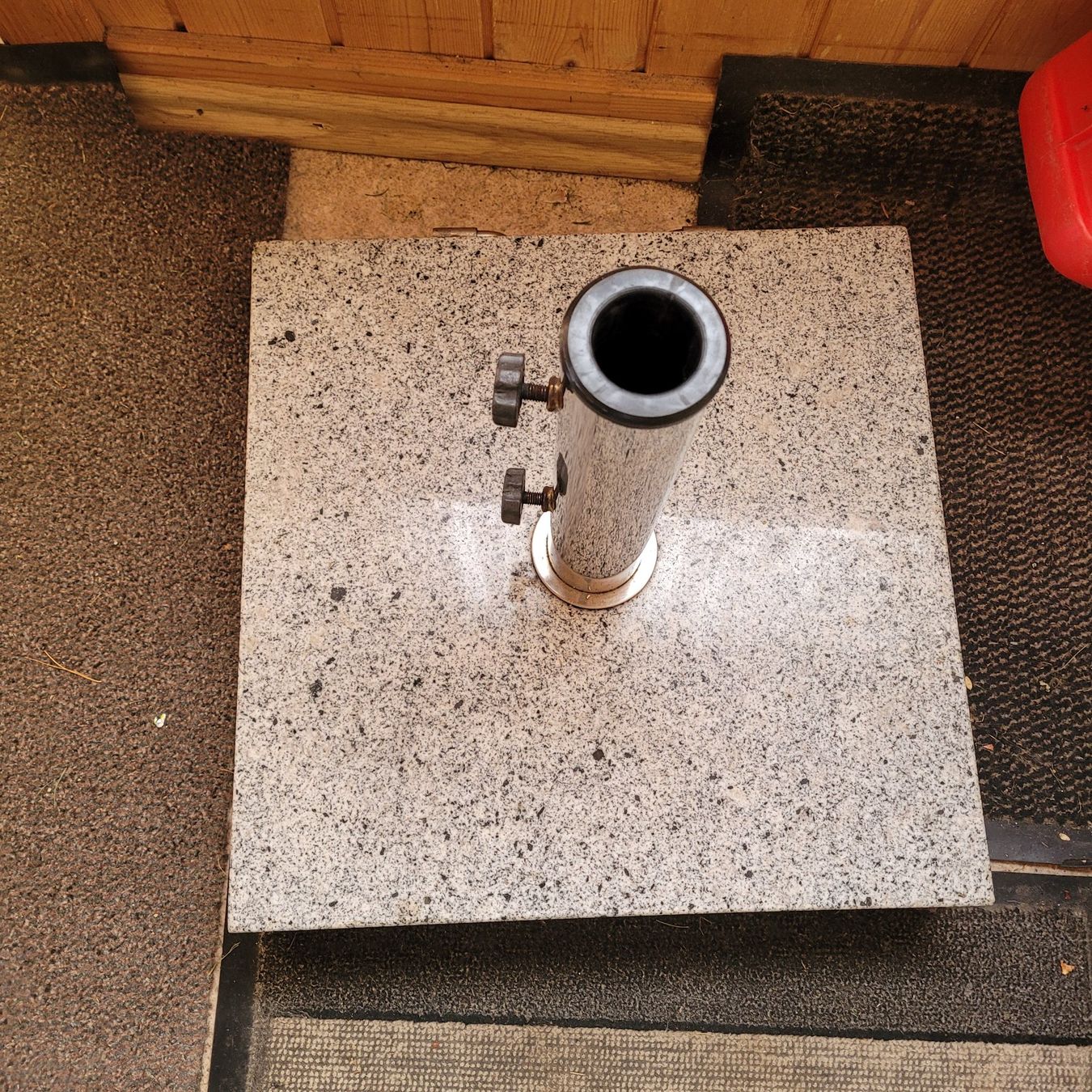 Altro: Sonnenschirmsockel granit – Usato da Winterthur venduto da Flomal
