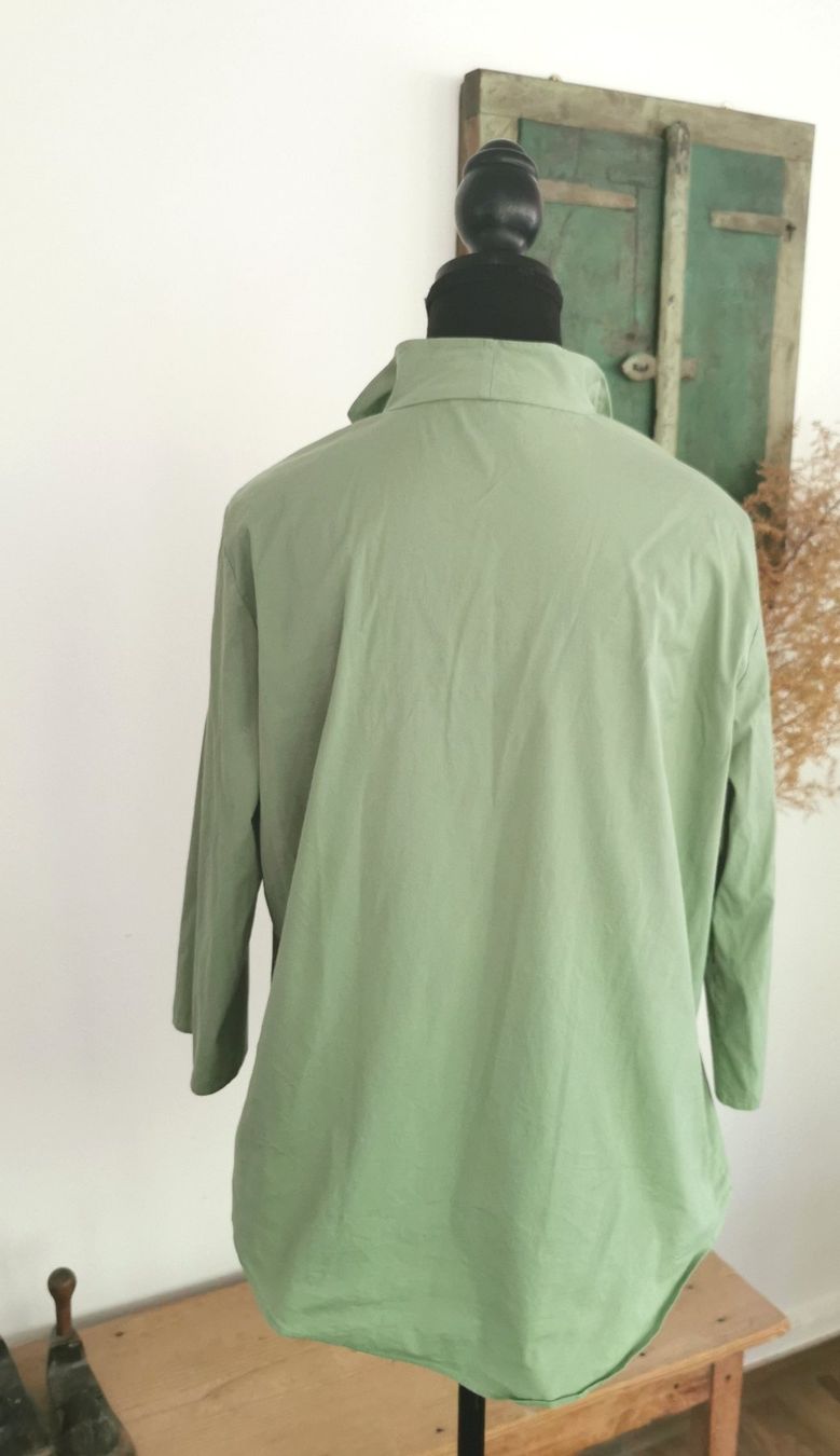 Cos Camicette: Cos elegante Bluse mit Rüschenausschnitt Gr. 40/42 – Usato da gachnang venduto da tibus1 2