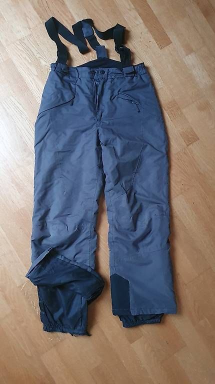 Pantaloni: Graue Skihose 152 – Usato da Niederwangen b. Bern venduto da thurncaro