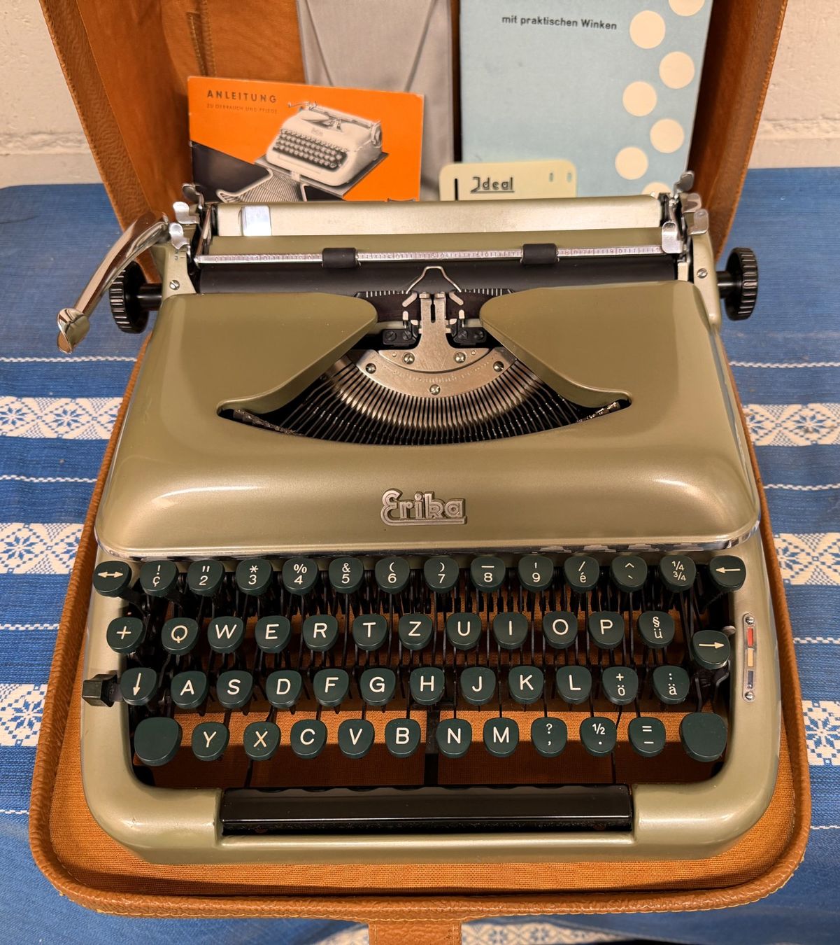 Erika Macchine da scrivere: Schreibmaschine Erika 10 – Usato da Lostorf venduto da Buebu 1