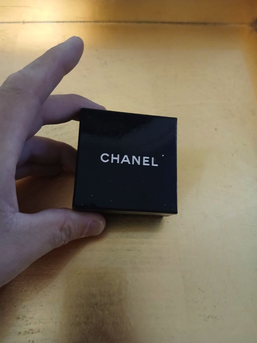 Sonstige Dekorationen & Accessoires: petite boîte Chanel – Gebraucht aus Genève von Mamaison2026