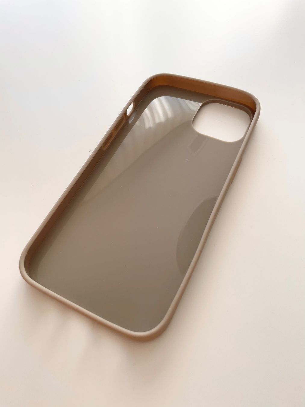 Coques & Protection écran: Schlichte Iphone 13 Hülle aus Gummi – Neuf (Voir description) à Zofingen par silbosja 2