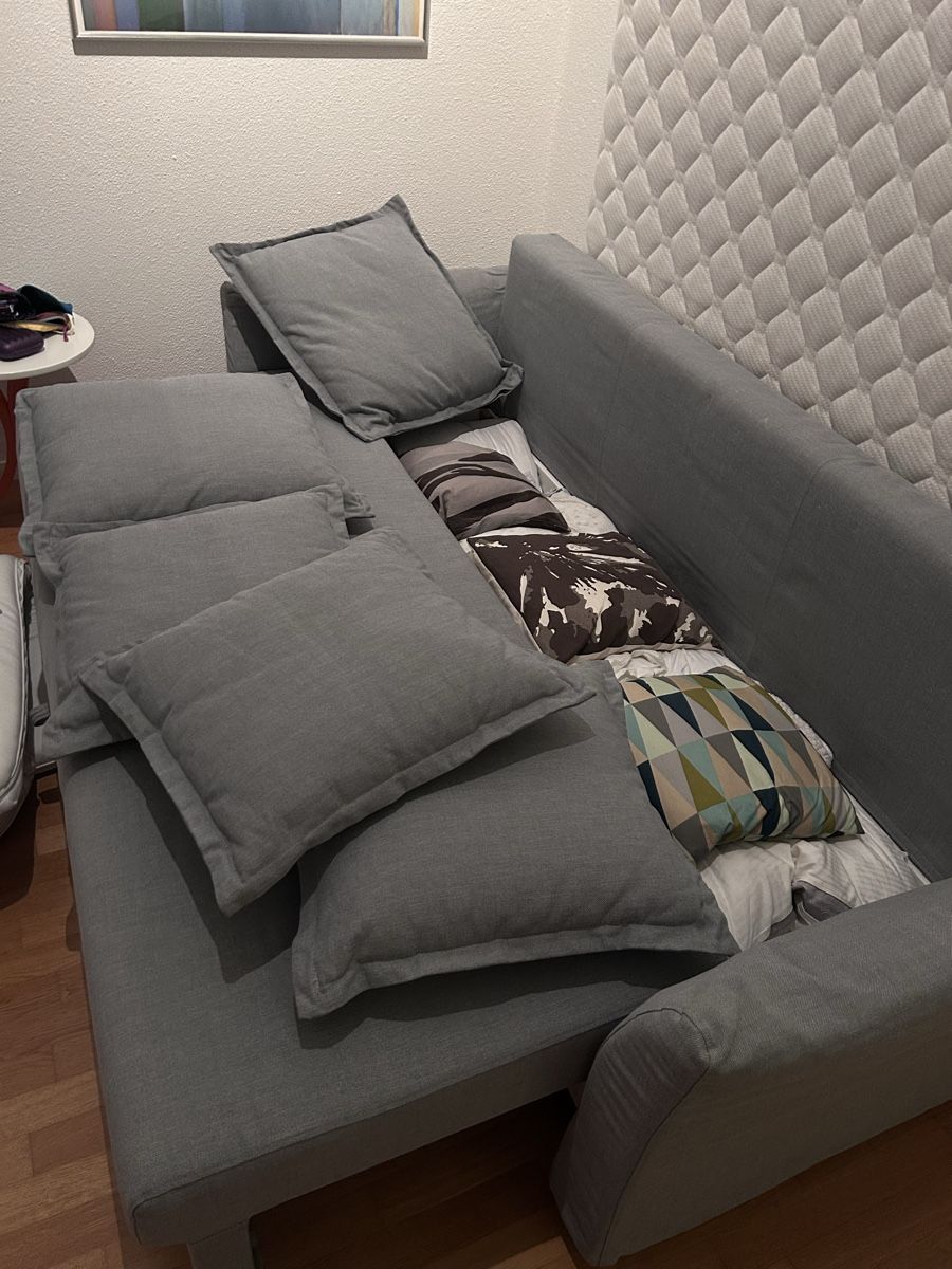 Divani: IKEA Grey Sofa Bed with Storage Compartment and Cushions – Usato da Wädenswil venduto da Jul_1207 1