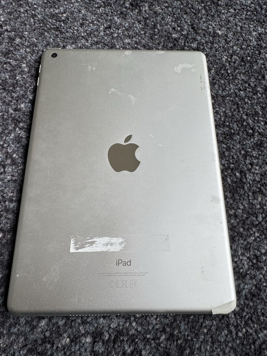 Apple Tablettes PC: iPad 6. Generation – Défectueux à Adliswil par Busys 1