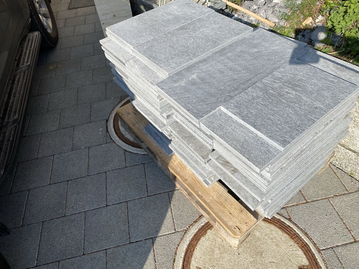 Servierplatten: 1 Palette ca 20 m2 Granit Platten – Gebraucht aus Birrwil von Bendegriz 6