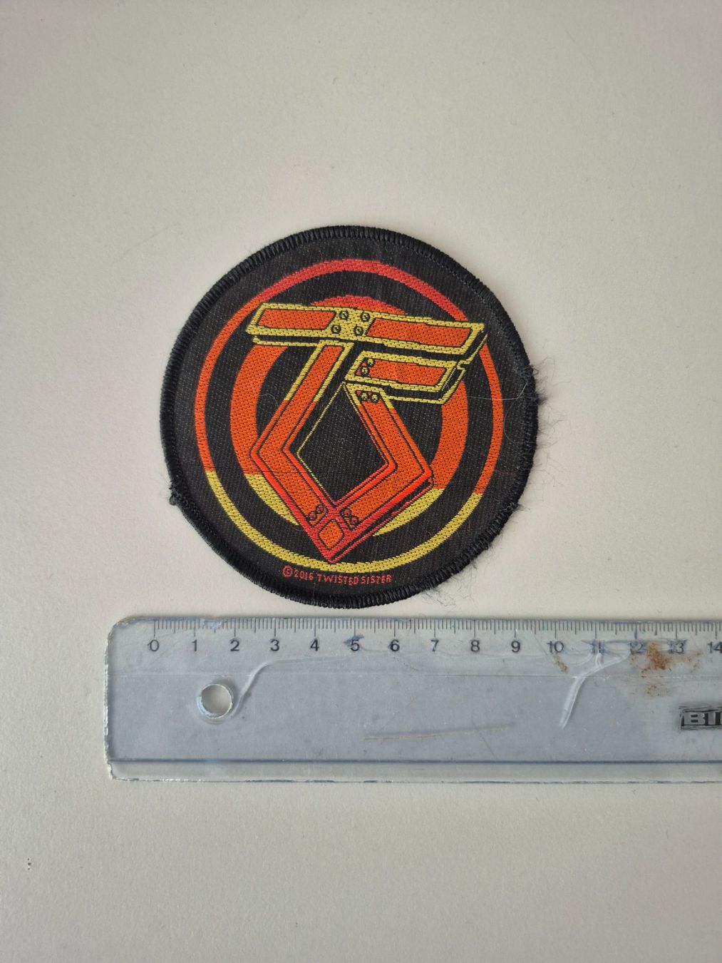 Toppe: Twisted sister patch (neu) – Nuovo (secondo la descrizione) da Tagelswangen venduto da Daubinator7