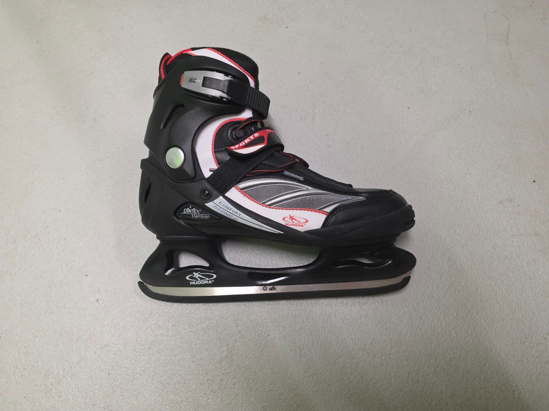 Schlittschuhe: Schlittschuhe – Gebraucht aus Thun von morasker