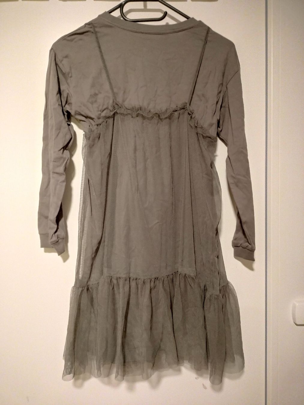 H&M Robes et jupes: H&M kleid elegant 140 grau – Neuf (Voir description) à Gordevio par LadyTicino 1