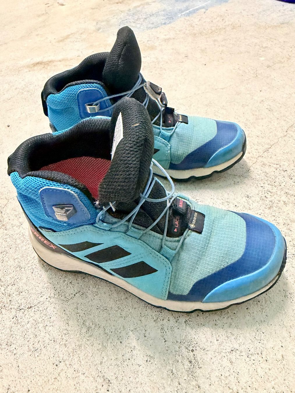 Adidas Scarpe per ragazzi: Adidas Terrex Wanderschuhe Gore-Tex, Gr. 33 – Usato da Weingarten-Kalth venduto da ana_tim