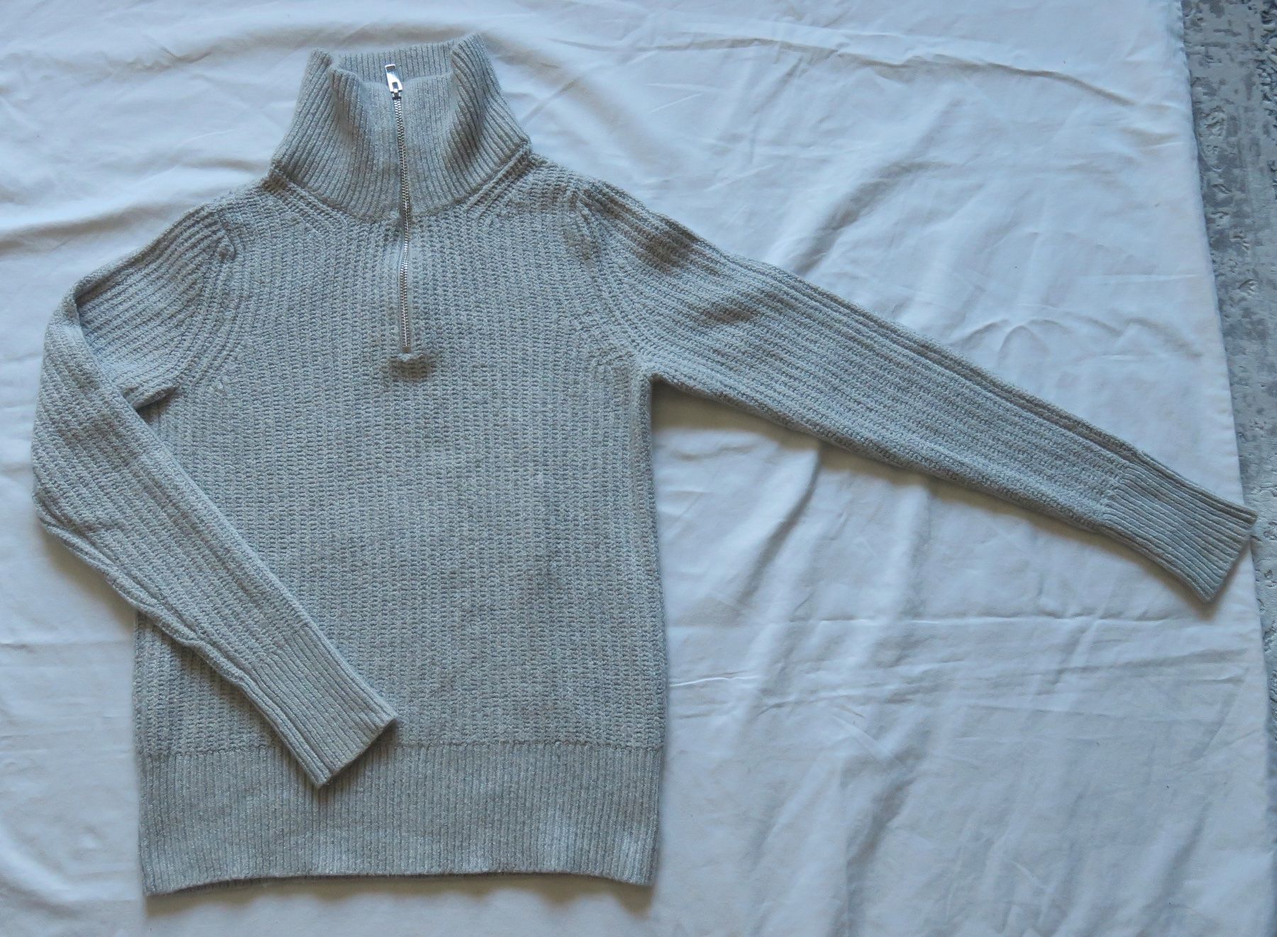 Pullover & Sweatshirts: Pullover Damen XS – Gebraucht aus Davos Platz von Infinity795