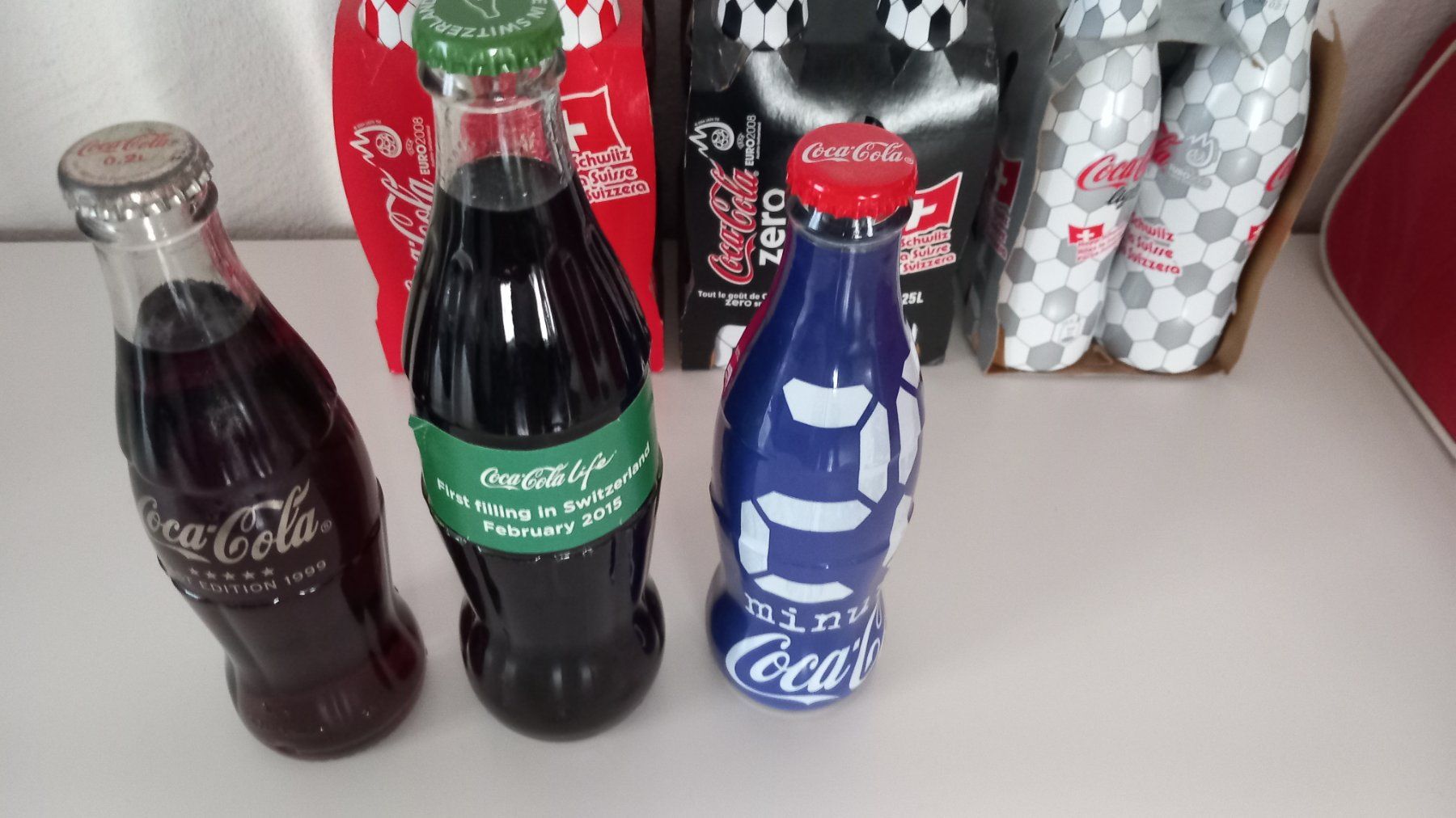 Coca-Cola Altro in Stoviglie & Bicchieri: Verschiedene Coca-cola Flaschen – Nuovo e nell'imballaggio originale da Langnau am Albis venduto da Charlytheant 1