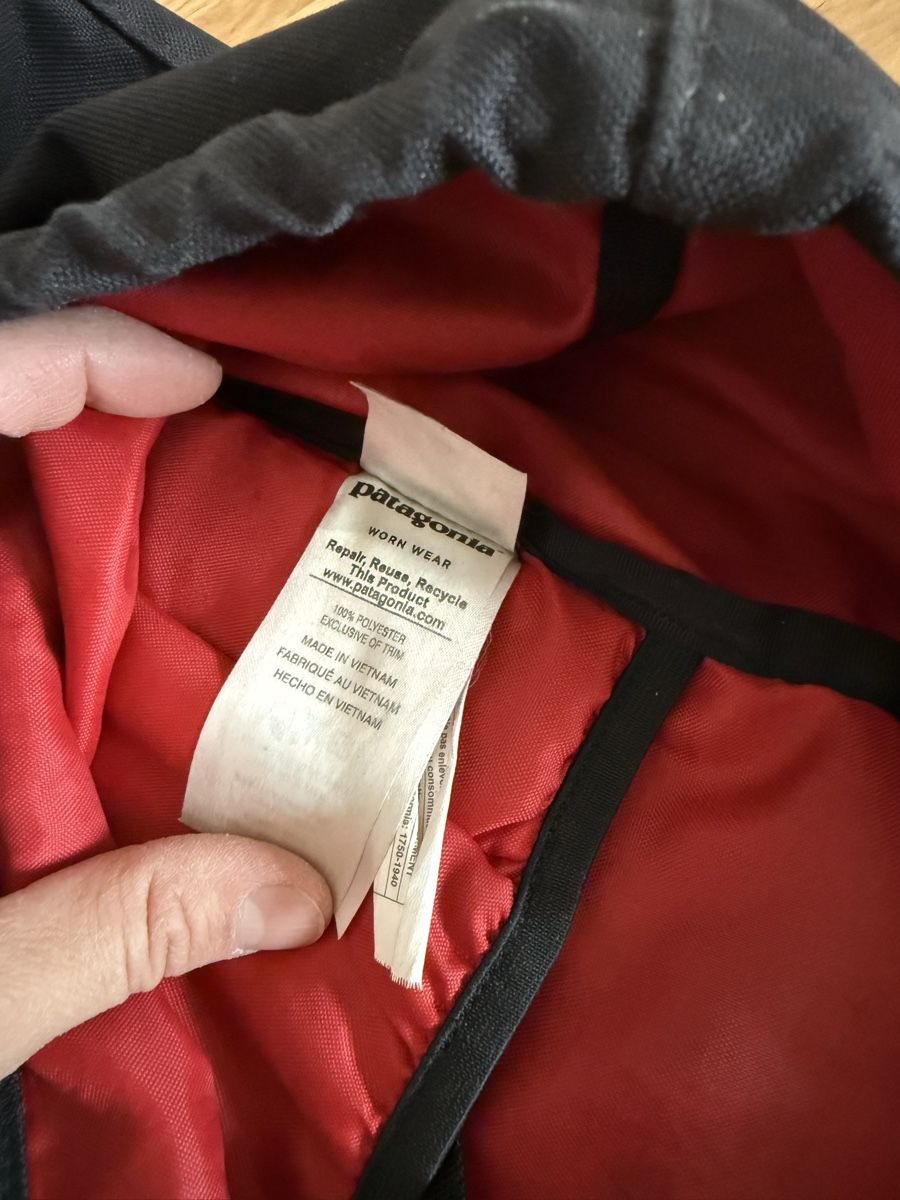 Patagonia Zaini: Patagonia Rucksack schwarz/rot – Usato da St. Gallen venduto da calendula123 9