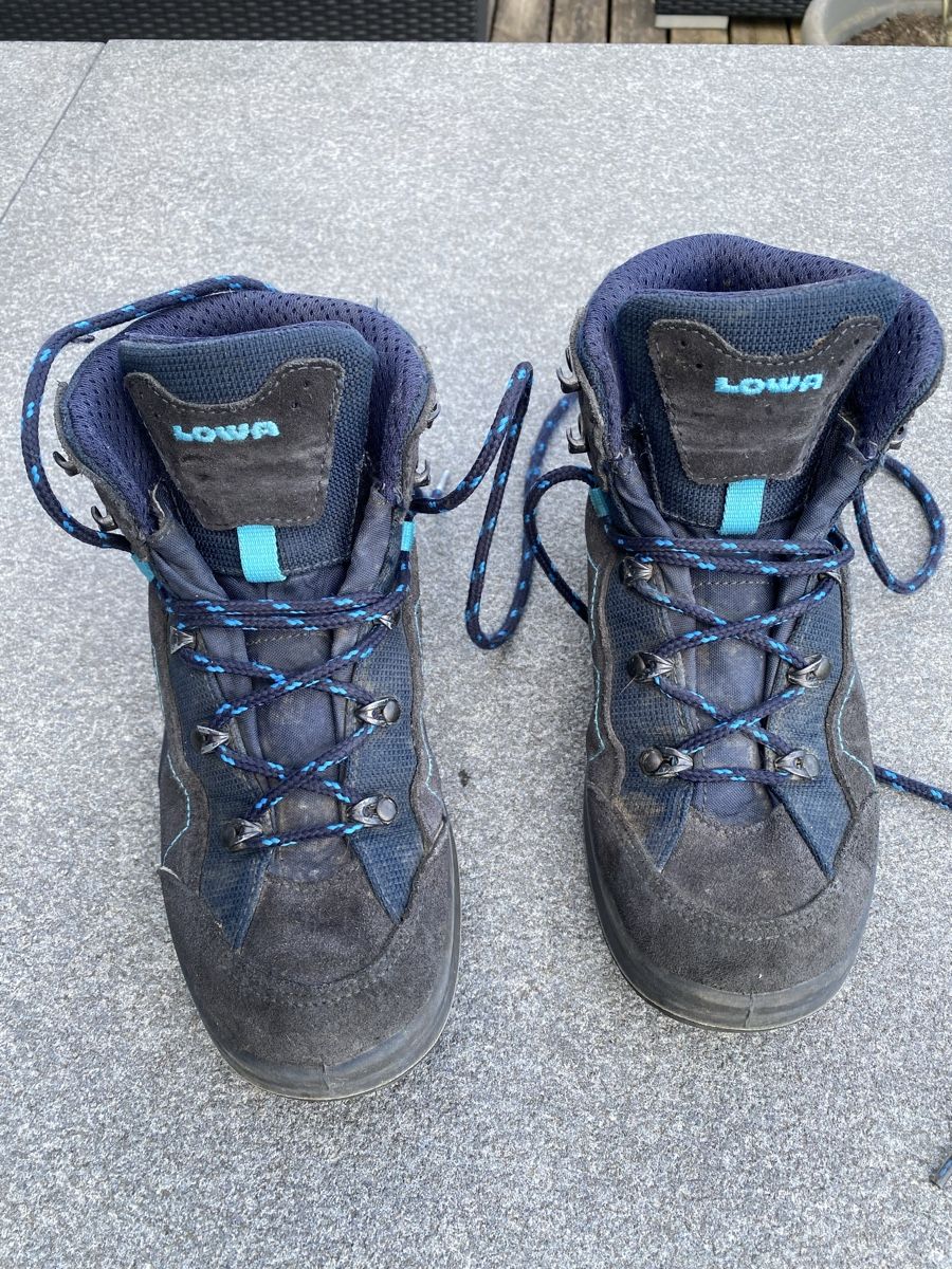 Lowa Herrenschuhe: Wanderschuhe – Gebraucht aus Watt von yaelD