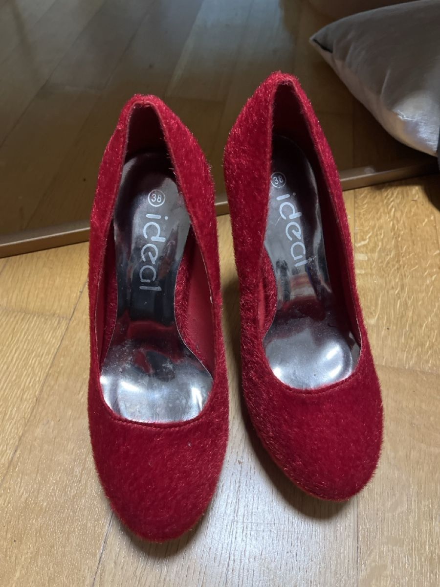 Scarpe da donna: Rote Higheels aus plüschartigem Material – Nuovo (secondo la descrizione) da Uster venduto da Kalici1