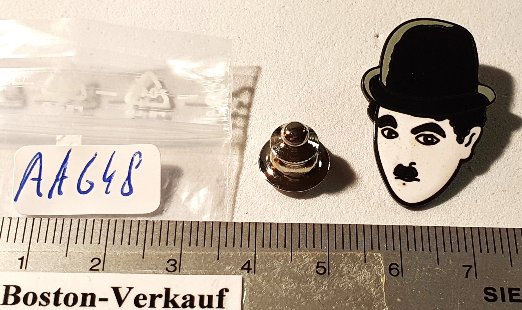 Placchette & Badge: AA648 - Pin Charlie Chaplin – Usato da Reinach BL venduto da Boston-Verkauf 2