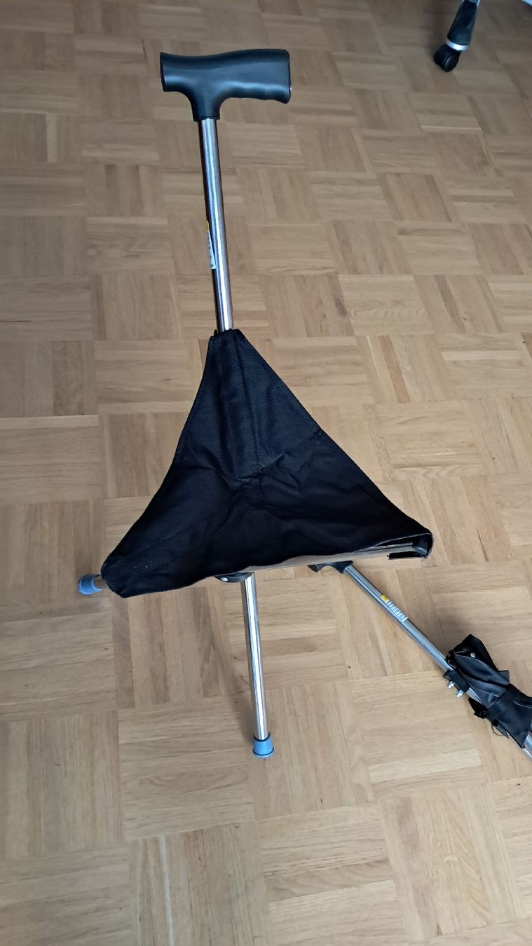 Gehhilfen: gehstock mit sitz  2x – Gebraucht aus Oberentfelden von Caot10