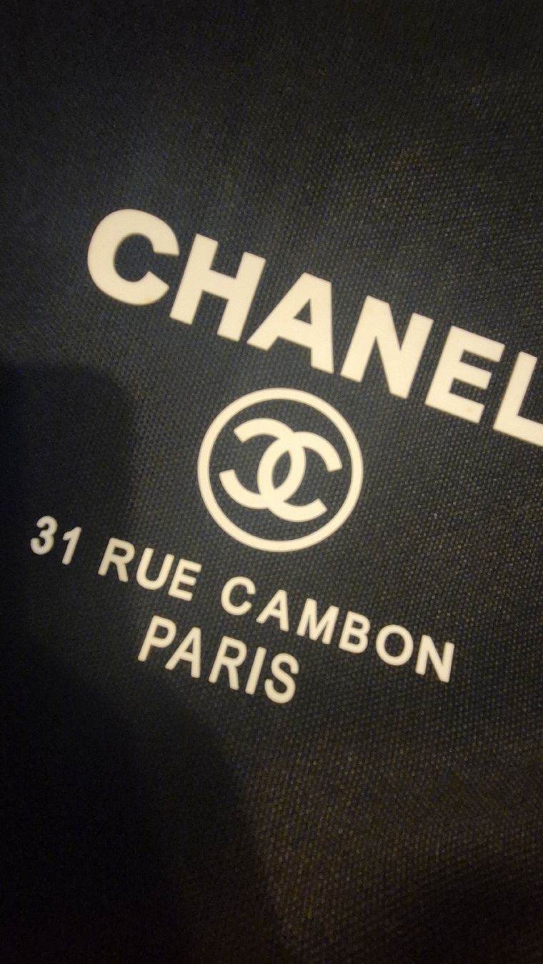Taschen für Damen: Kleine Beuteltasche Chanel – Neu (gemäss Beschreibung) aus Benglen von Janine_25 2