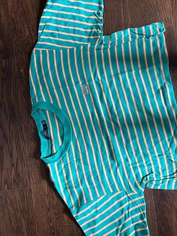 Obey T-shirt: Obey Damen Shirt – Usato da Zürich venduto da sho_9b69