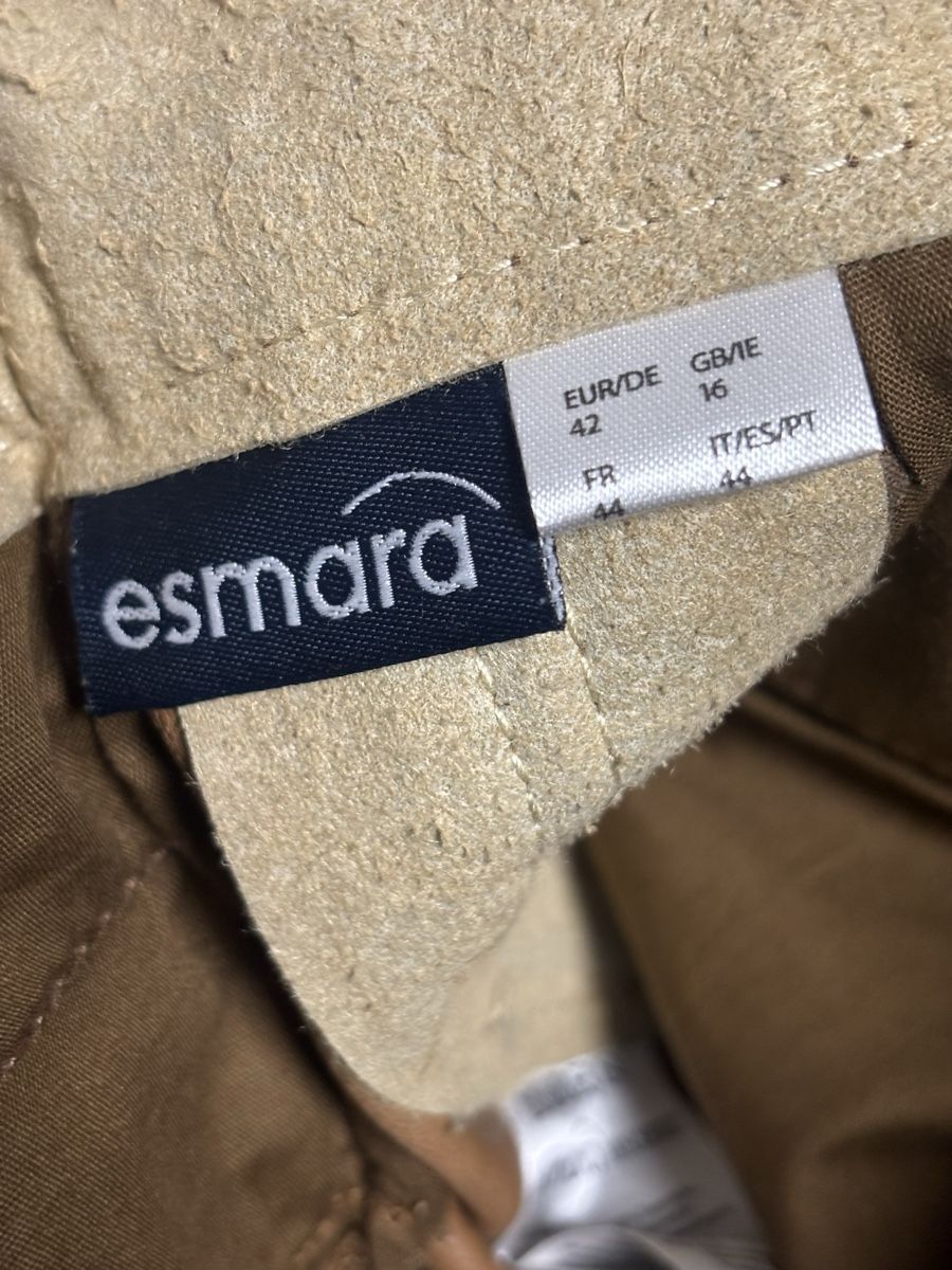 Lots de vêtements: 2 completi donna e 1 completo uomo tirolese – D'occasion à Giubiasco par cri_mzc6 1