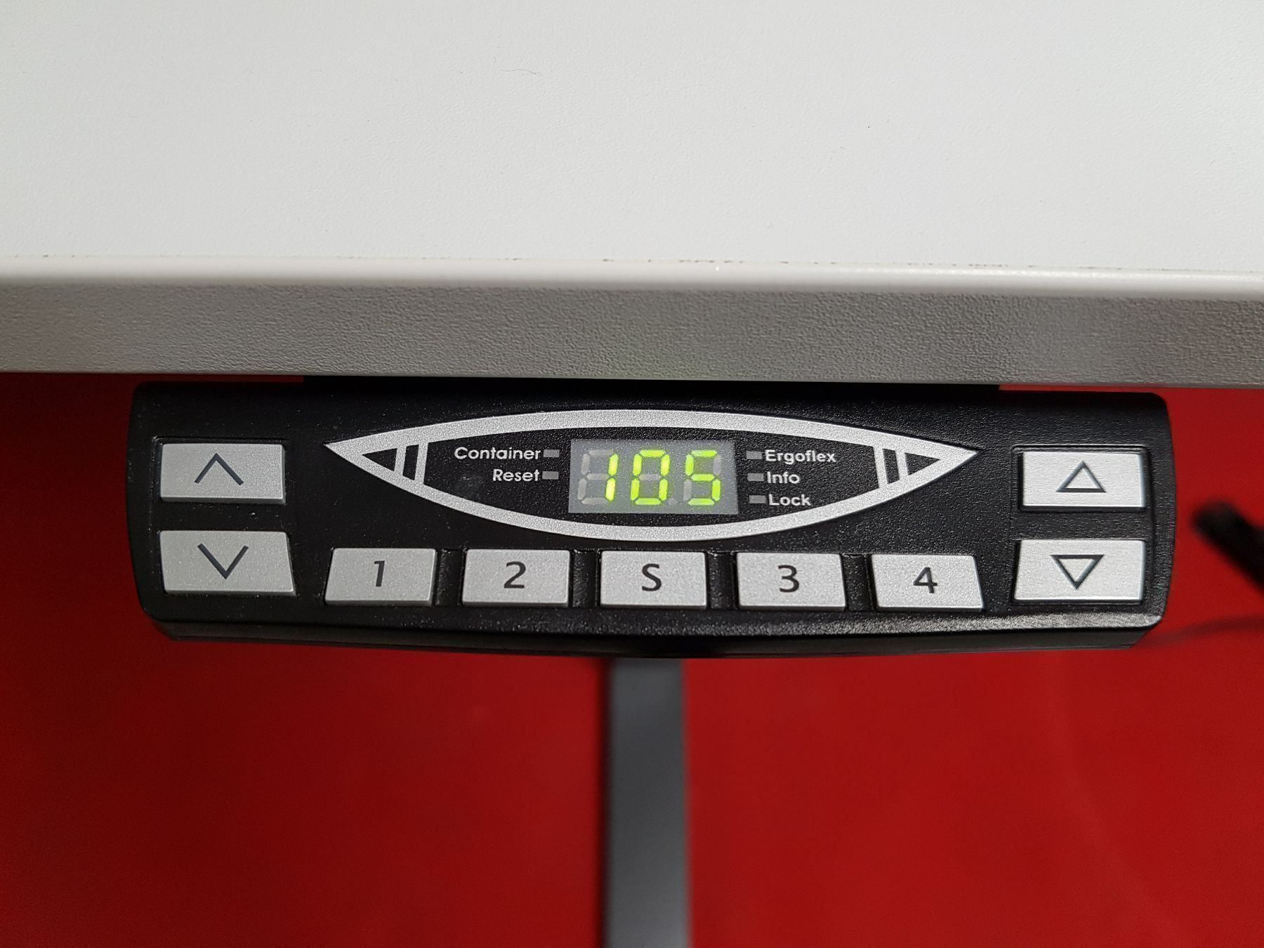 Tables: Arbeitstisch Stehtisch elektrisch – D'occasion à Urdorf par Karaguni 1