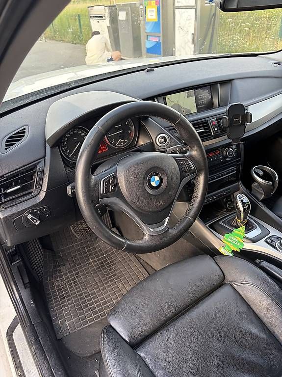 BMW Autos: Bmw x1 18d steptronic – Gebraucht aus Orbe von cat_s2xz 4