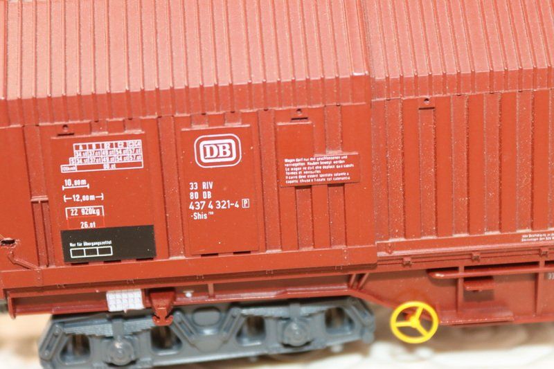 Roco Modellini di ferrovie: 2 Roco Güterwagen ( 698 ) – Usato da Kerzers venduto da Winu64 2