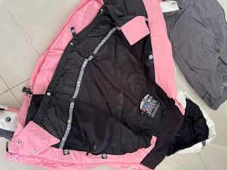 Completi & Tailleur: Combinaison de ski BelowZero / Skianzug Gr.M, Damen – Usato da Giubiasco venduto da baamboo 5