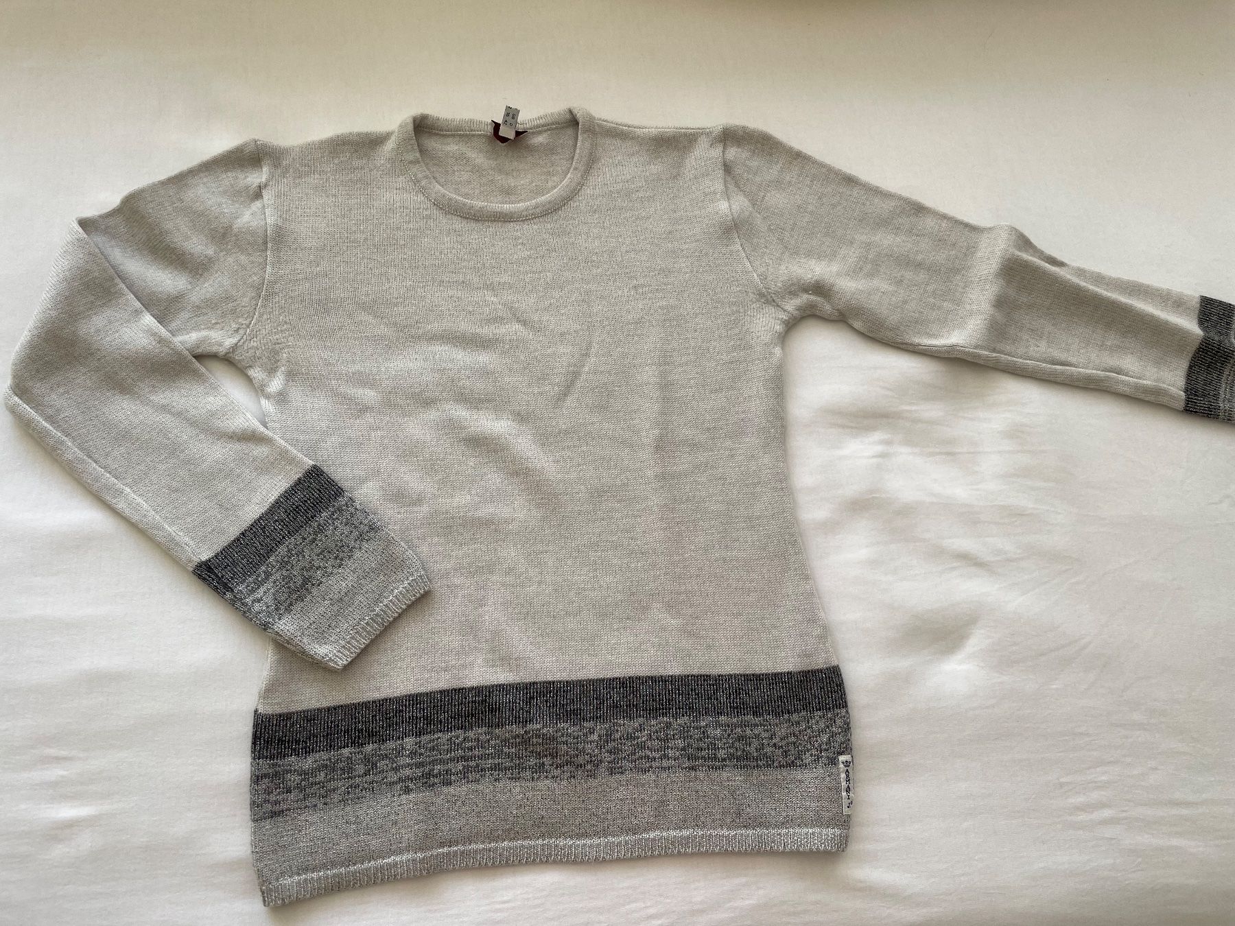 Armani Pulls & Sweat-shirts: Armani grau/silber Pullover M – D'occasion à Aesch BL par shuja01