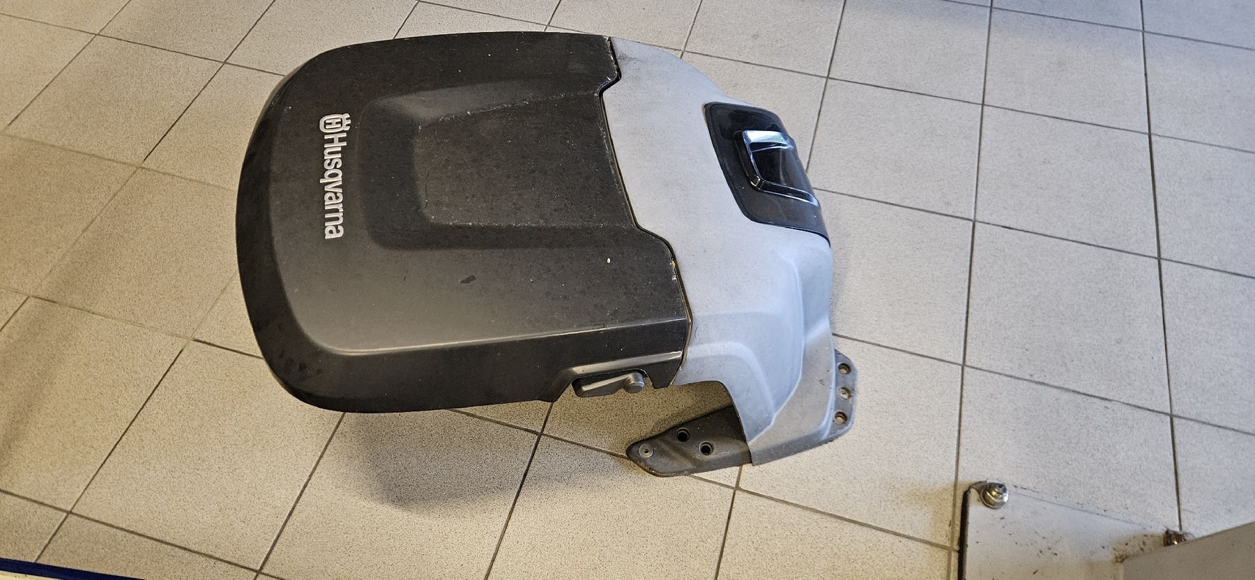 Husqvarna Rasenmäher: Husqvarna Automower – Gebraucht aus Couvet von Nonos6 4