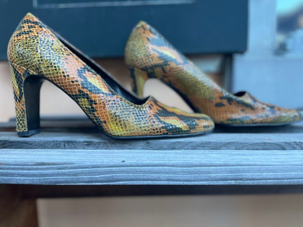 Scarpe da donna: Pumps mit Schlangenmuster – Usato da Thusis venduto da suh_5qmg 2