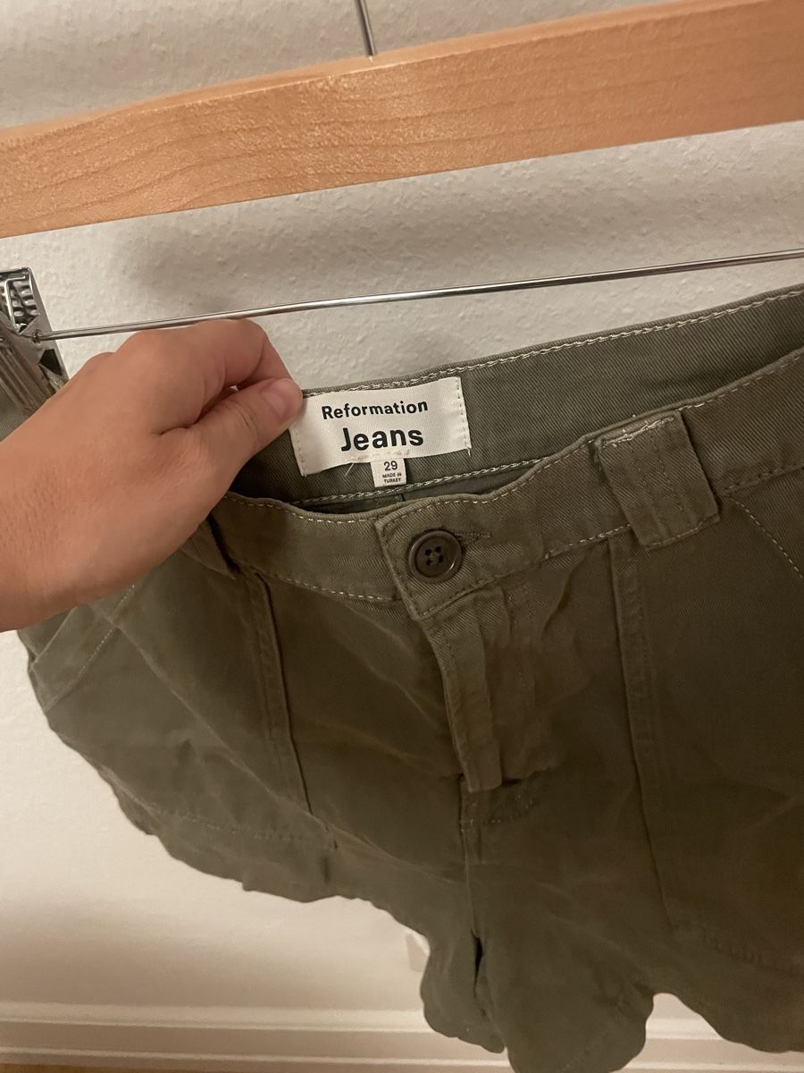 Reformation Hosen: Reformation cargo shorts – Gebraucht aus Lausanne von cris_ina89 1