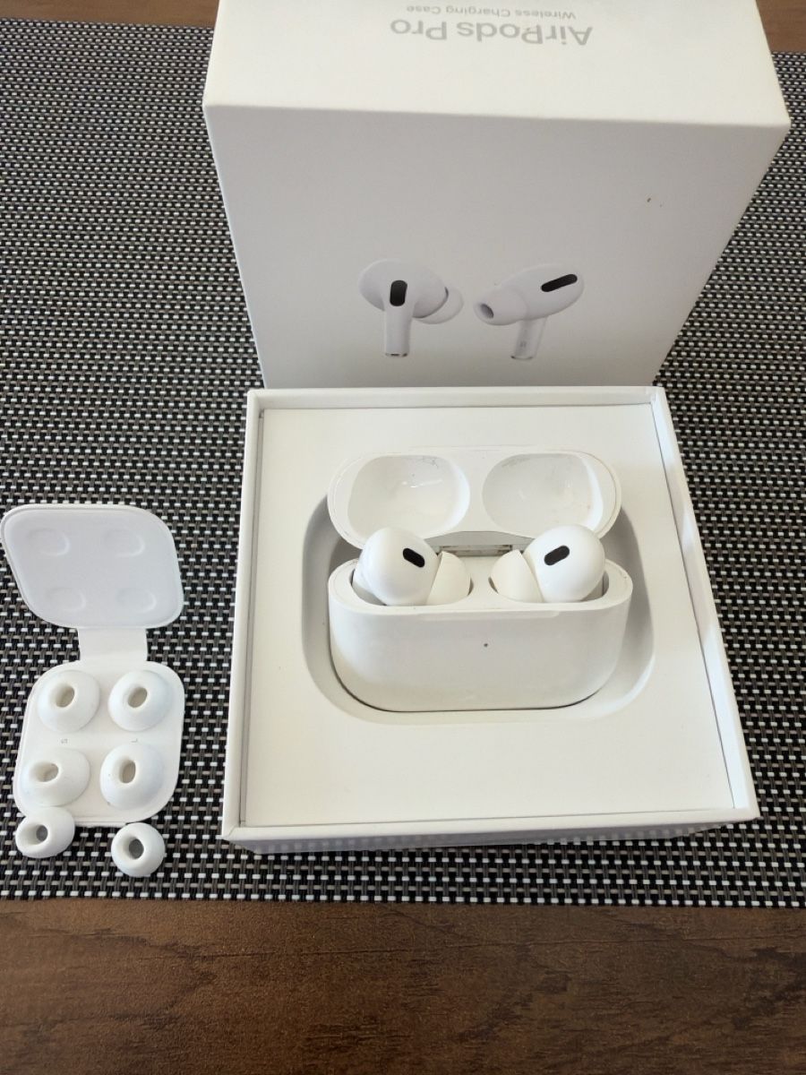 Apple Casques audio: AirPods Pro 2023 – D'occasion à Wildegg par Garfield189 1