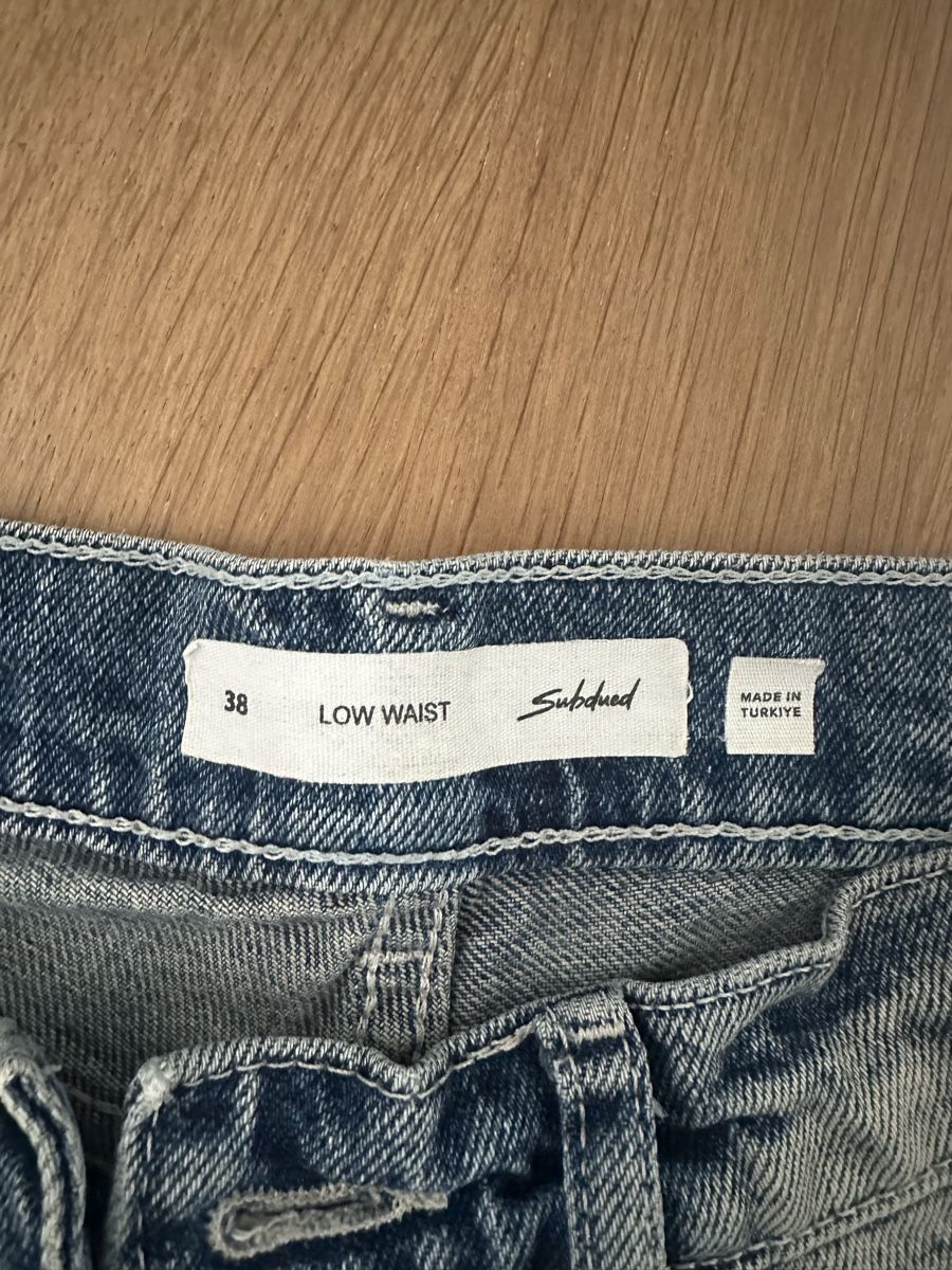 Jeans: Subdued Low Waist Jeans, Size 38 – Usato da Thalwil venduto da CamilleG01 3