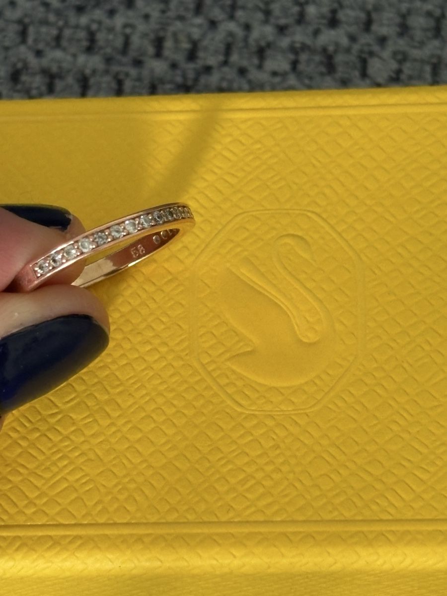 Swarovski Anelli: Swarovski bague avec cristaux – Usato da Peseux venduto da Huna12