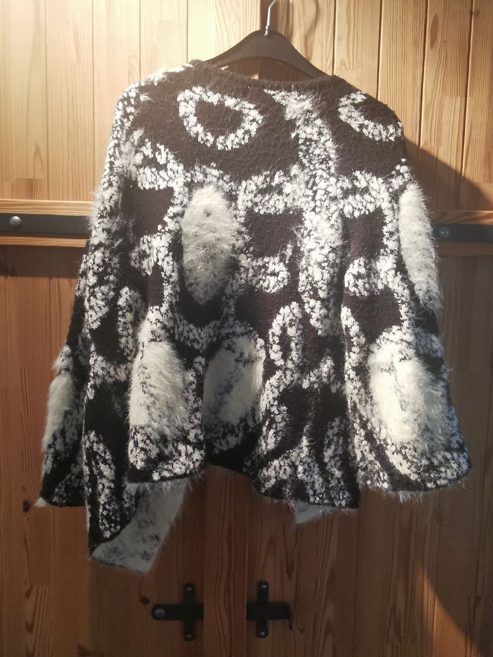 Giacche: SweeWë Paris Strickjacke, Gr. M/L, Kuschelig – Usato da Kaltbrunn venduto da PoleDanceFeldbachZH 1