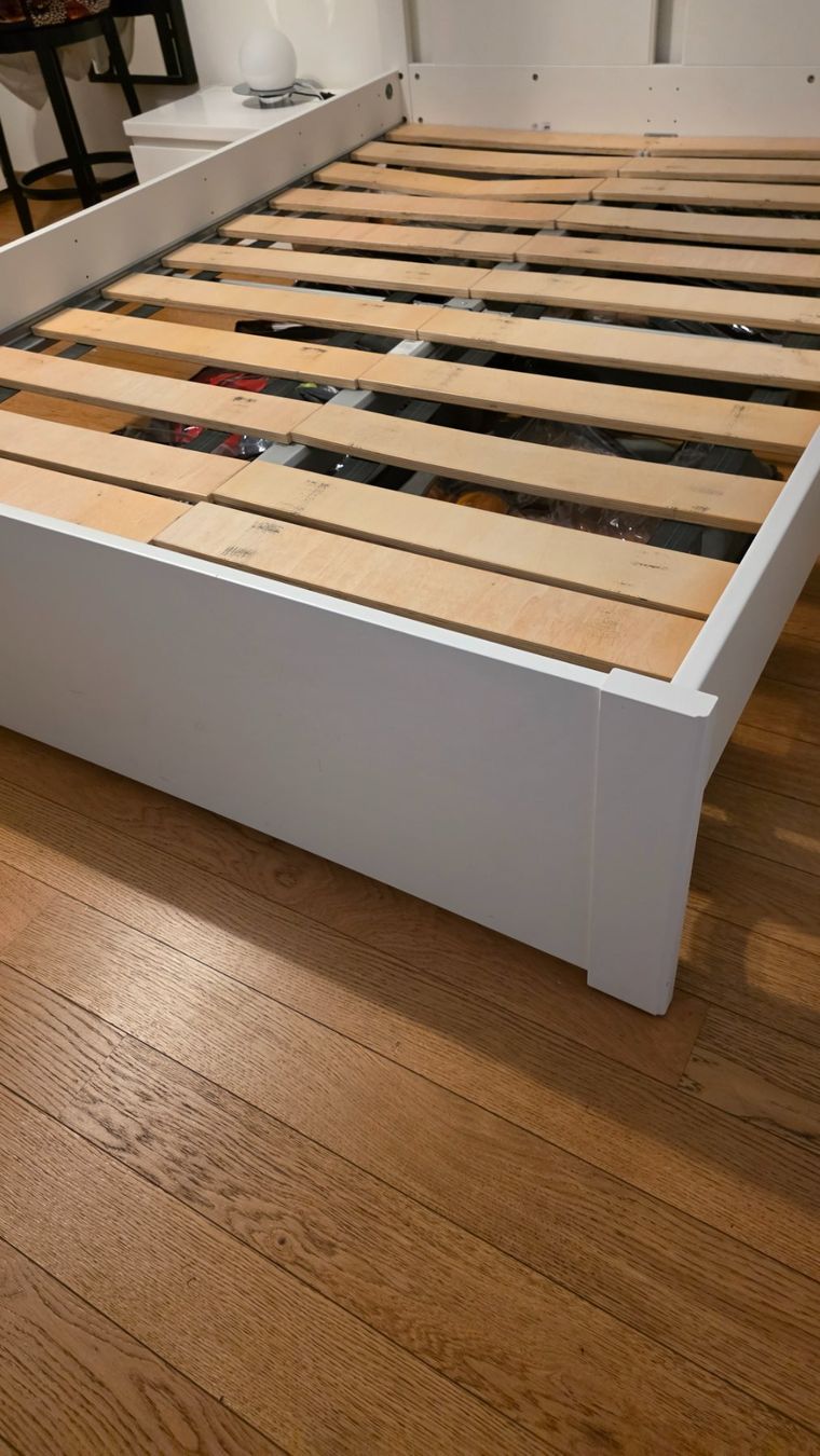Ikea Lits: IKEA Bedframe – D'occasion à Geneva par tut_95td 2